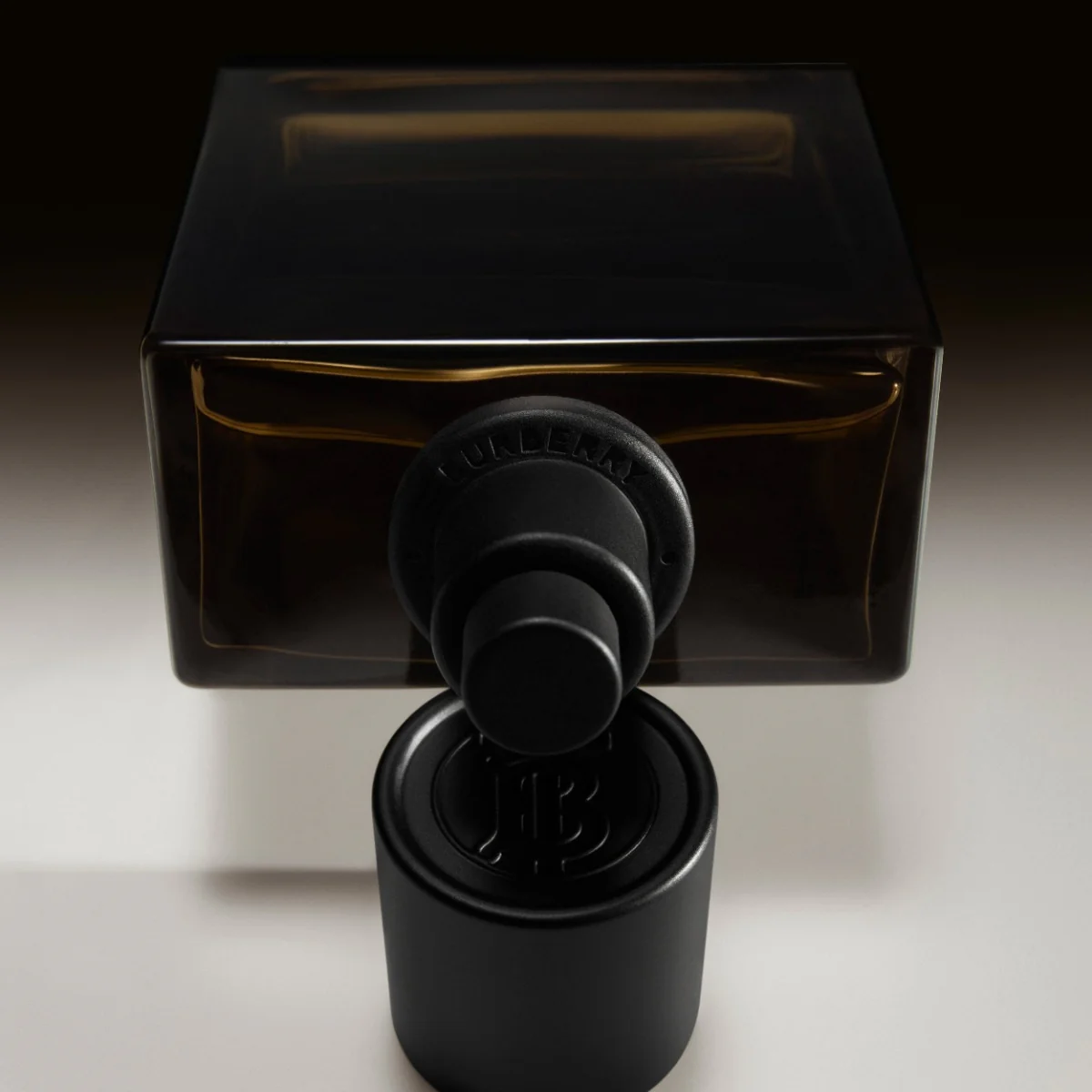 Burberry Hero Parfum Intense 100 ml - Image 3