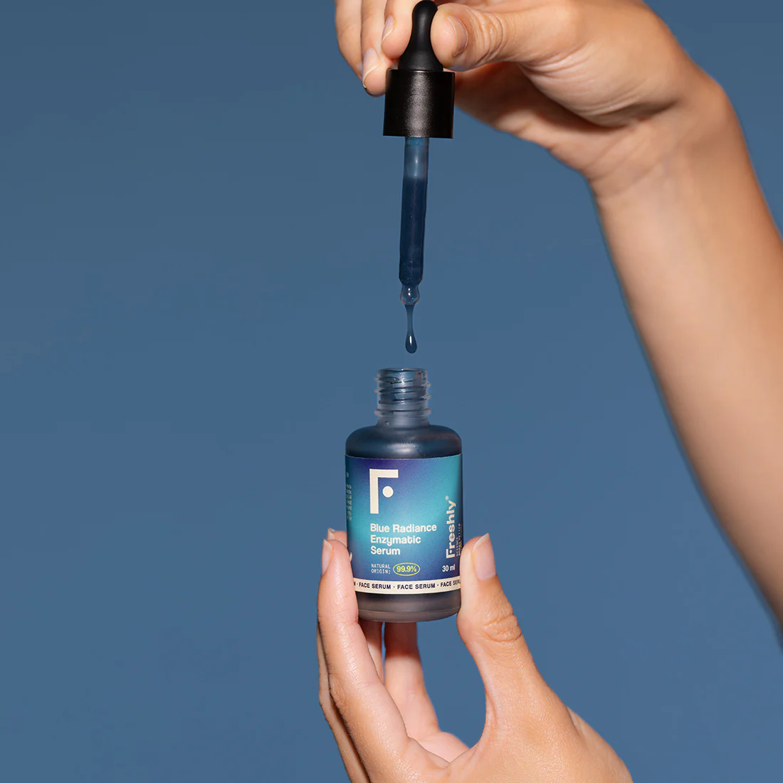 FRESHLY Blue Radiance Enzymatic Serum 30 ml - Image 3