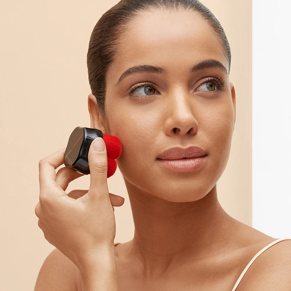 Shiseido Hanatsubaki Hake Polishing Face Brush - Image 3