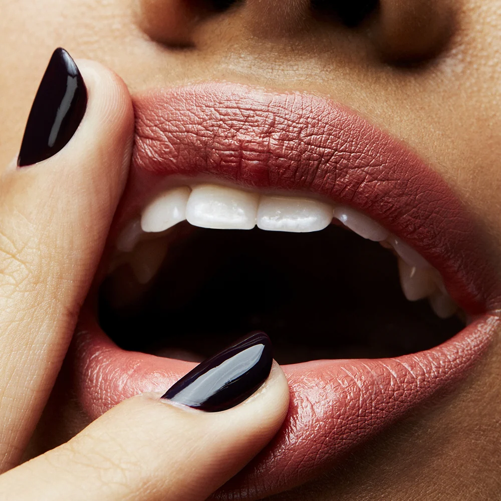 Mac Satin Lipstick 813 Mocha - Image 3