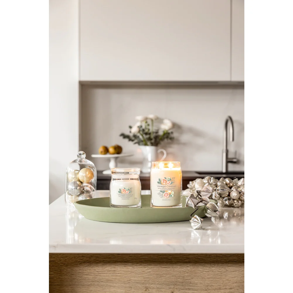 Yankee Candle White Spruce & Grapefruit Media  Spruce & Grapefruit - Image 3